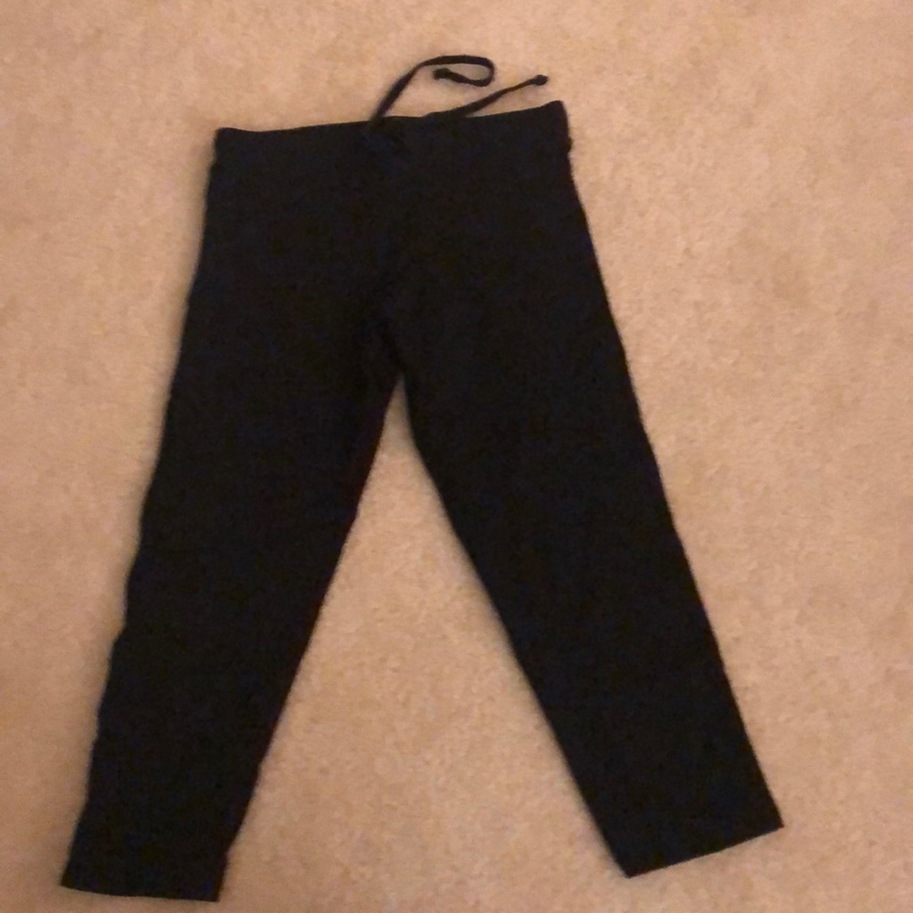 So low sport Bloomingdale’s cropped black legging